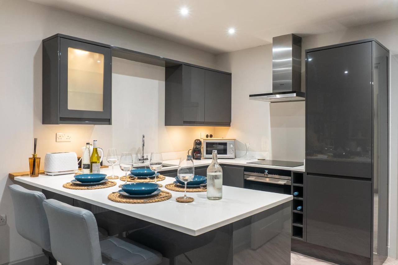 Spring Mount Huge Luxury Full Apartment- Harrogate Centre-Two Extremely Comfy Kingsize Bedrooms-Fully Equipped Modern Kitchen-Cosy Living Room With Huge Tv Luaran gambar